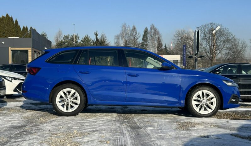 SKODA Octavia  | przedni | Automatyczna | 110 KM | Niebieski full