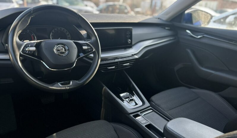 SKODA Octavia  | przedni | Automatyczna | 110 KM | Niebieski full