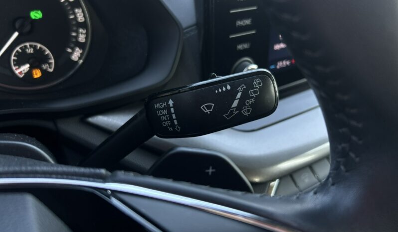 SKODA Octavia  | przedni | Automatyczna | 110 KM | Niebieski full