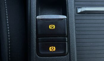 SKODA Octavia  | przedni | Automatyczna | 110 KM | Niebieski full