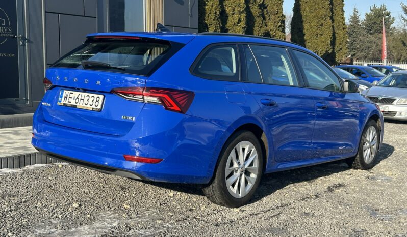 SKODA Octavia  | przedni | Automatyczna | 110 KM | Niebieski full
