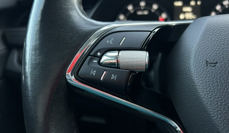 SKODA Octavia  | przedni | Automatyczna | 110 KM | Niebieski full