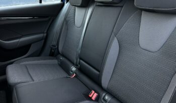SKODA Octavia  | przedni | Automatyczna | 110 KM | Niebieski full