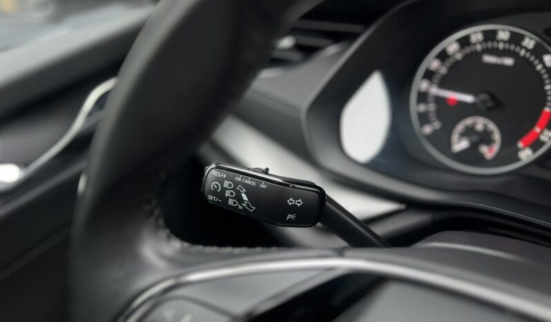 SKODA Octavia  | przedni | Manualna | 115 KM | bialy full