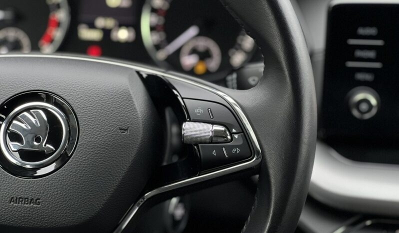 SKODA Octavia  | przedni | Manualna | 115 KM | bialy full