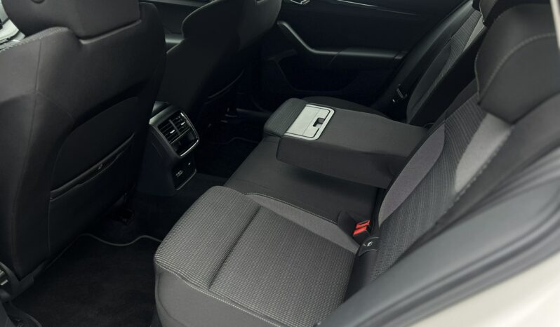 SKODA Octavia  | przedni | Manualna | 115 KM | bialy full