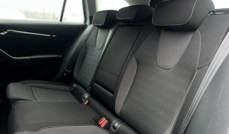 SKODA Octavia  | przedni | Manualna | 115 KM | bialy full