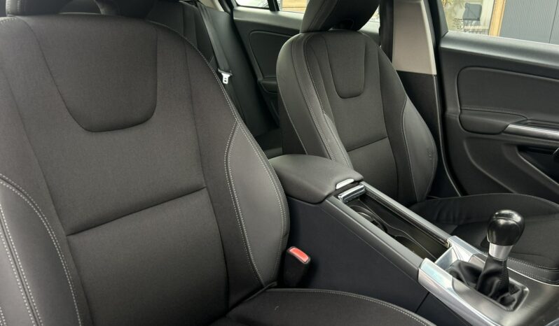 VOLVO S60  | przedni | Manualna | 150 KM | Czarny full