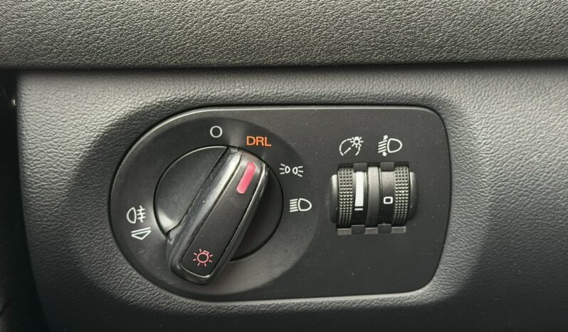 AUDI A3  | FWD (przód) | Manualna | 125 KM | niebieski ciemny full