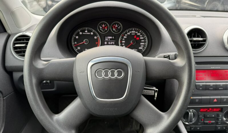 AUDI A3  | FWD (przód) | Manualna | 125 KM | niebieski ciemny full