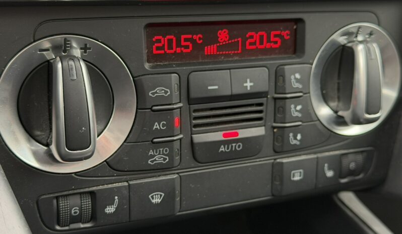 AUDI A3  | FWD (przód) | Manualna | 125 KM | niebieski ciemny full