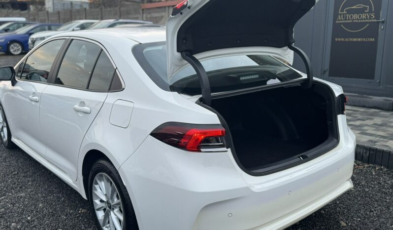 TOYOTA Corolla  | przedni | Automatyczna | 125 KM | bialy full