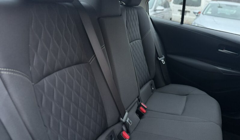 TOYOTA Corolla  | przedni | Automatyczna | 125 KM | bialy full