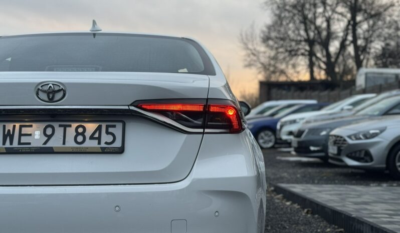 TOYOTA Corolla  | przedni | Automatyczna | 125 KM | bialy full