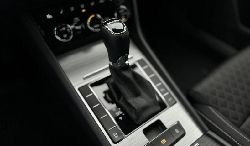 SKODA Superb  | przedni | Automatyczna | 150 KM | Szary full