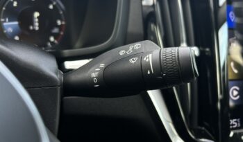 VOLVO V60  | przedni | Automatyczna | 150 KM | Srebrny full