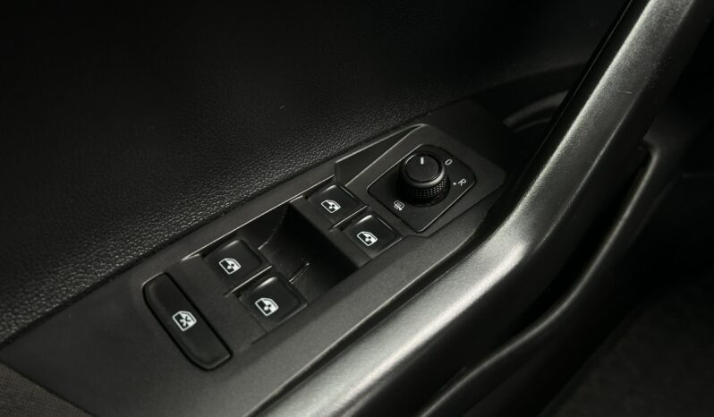 VOLKSWAGEN Polo  | przedni | Manualna | 95 KM | Srebrny full