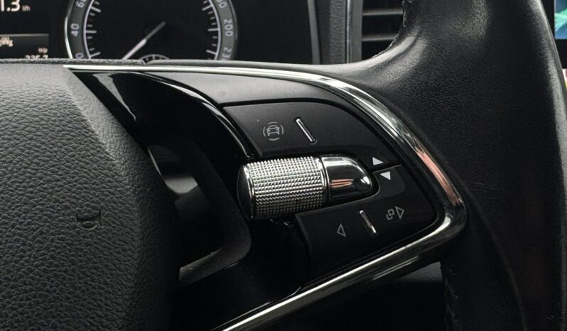 SKODA Karoq | przedni | Automatyczna | 150 KM | Granatowy full