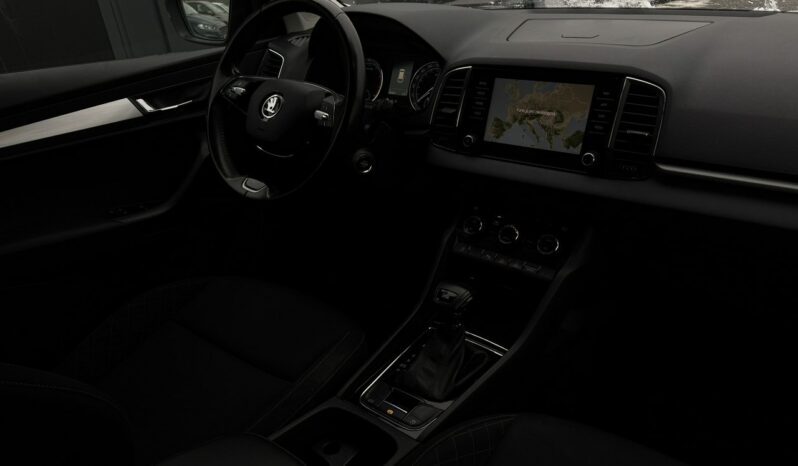 SKODA Karoq | przedni | Automatyczna | 150 KM | Granatowy full
