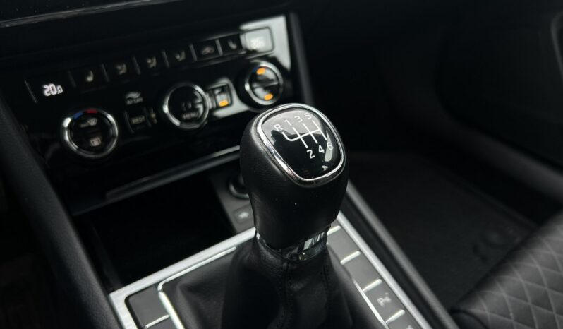 SKODA Superb  | przedni | Manualna | 150 KM | Czarny full