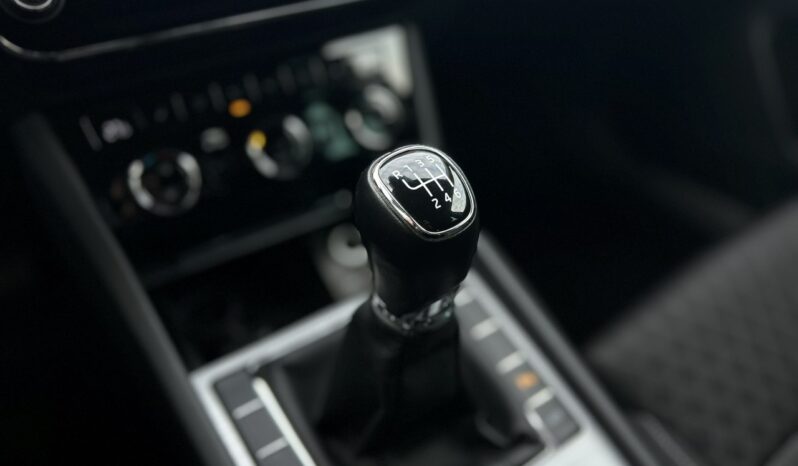 SKODA Superb  | przedni | Manualna | 150 KM | Czarny full