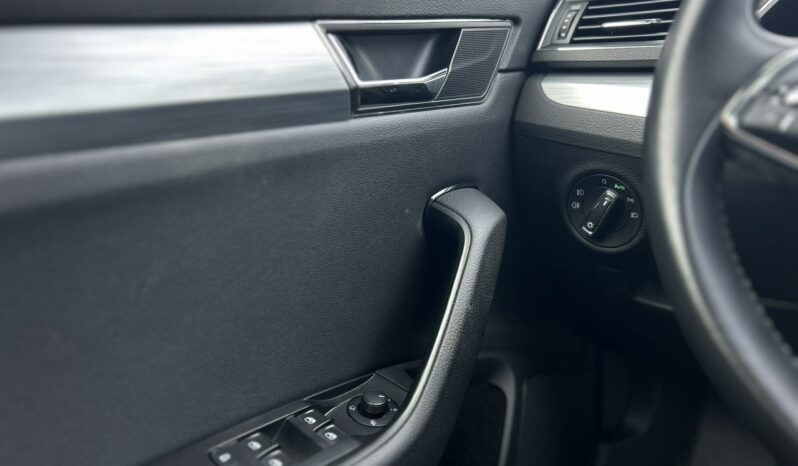 SKODA Superb  | przedni | Manualna | 150 KM | Czarny full