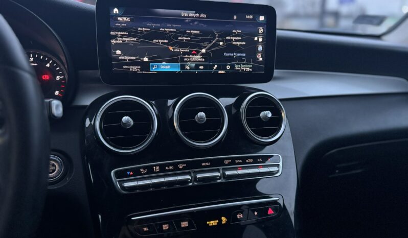 Mercedes GLC 200 | 4x4_automatyczny | Automatyczna | 163 KM | Czarny full