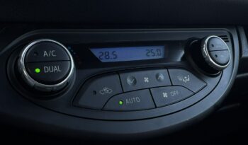 TOYOTA Yaris  | przedni | automatyczna_bezstopniowa | 100 KM | Niebieski full