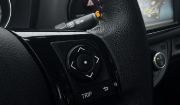 TOYOTA Yaris  | przedni | automatyczna_bezstopniowa | 100 KM | Srebrny full