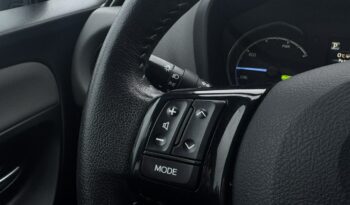 TOYOTA Yaris  | przedni | automatyczna_bezstopniowa | 100 KM | Srebrny full