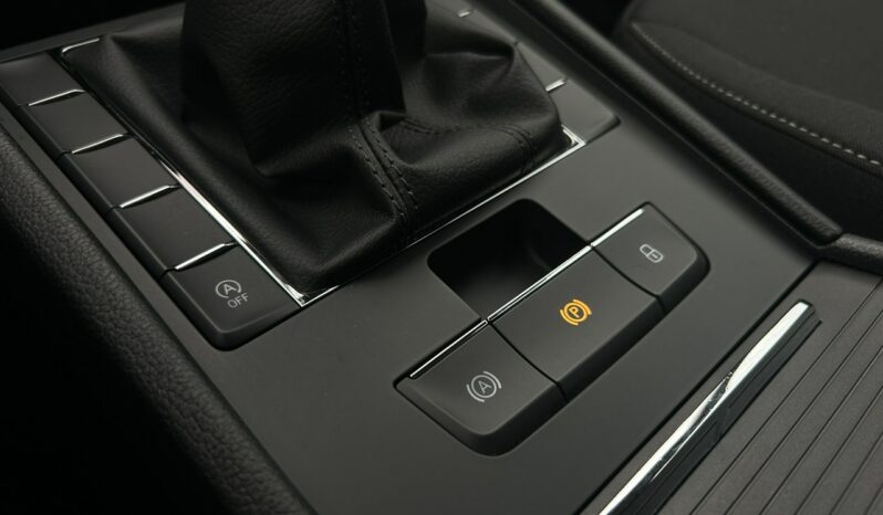 SKODA Superb  | przedni | Manualna | 150 KM | Brązowy full