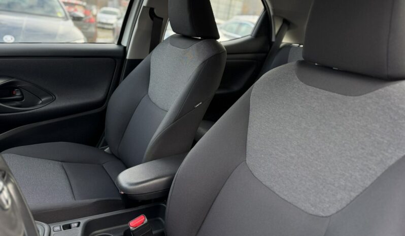 TOYOTA Yaris  | przedni | automatyczna_bezstopniowa | 116 KM | bialy full