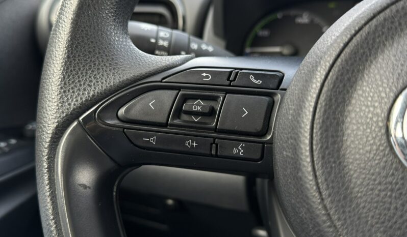 TOYOTA Yaris  | przedni | automatyczna_bezstopniowa | 116 KM | bialy full