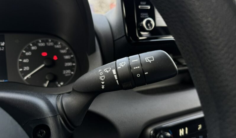 TOYOTA Yaris  | przedni | automatyczna_bezstopniowa | 116 KM | bialy full