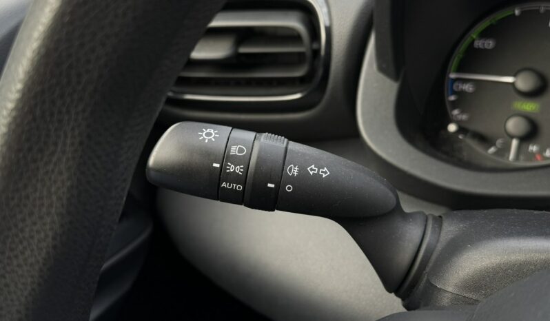 TOYOTA Yaris  | przedni | automatyczna_bezstopniowa | 116 KM | bialy full