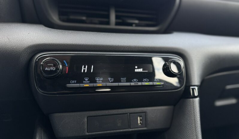 TOYOTA Yaris  | przedni | automatyczna_bezstopniowa | 116 KM | bialy full