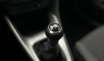 TOYOTA Yaris  | przedni | Manualna | 125 KM | bialy full