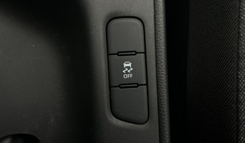 TOYOTA Yaris  | przedni | Manualna | 125 KM | bialy full