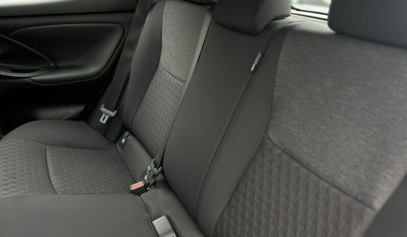 TOYOTA Yaris  | przedni | Manualna | 125 KM | bialy full