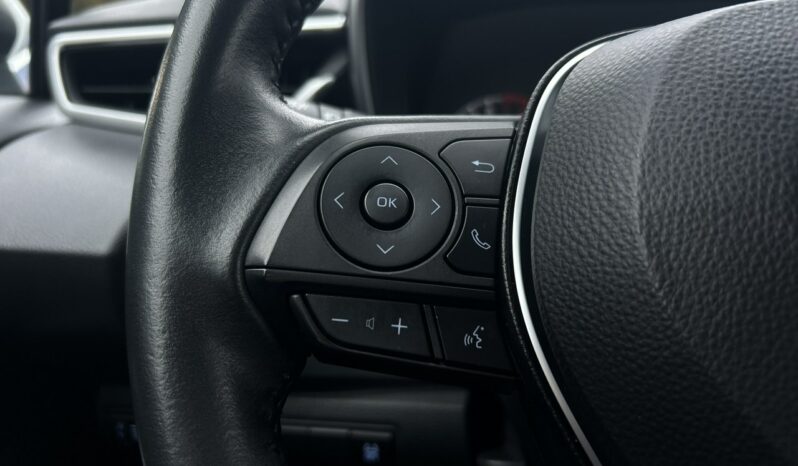 TOYOTA Corolla  | przedni | Manualna | 125 KM | bialy full