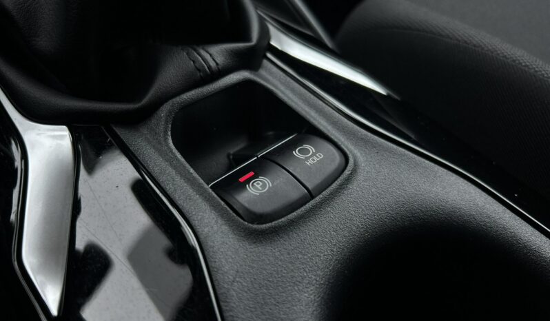 TOYOTA Corolla  | przedni | Manualna | 125 KM | bialy full