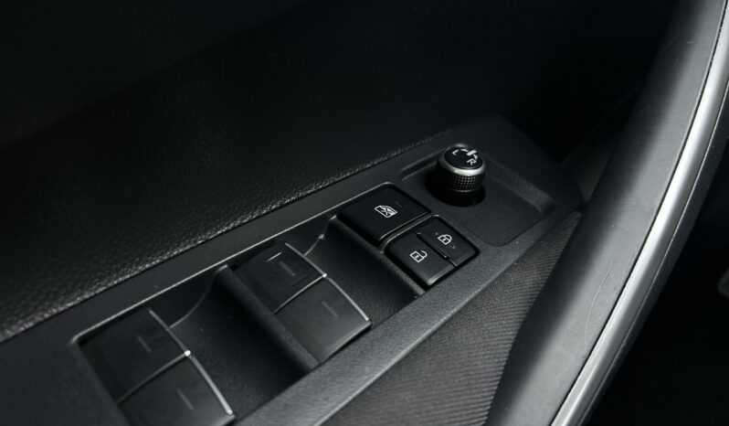 TOYOTA Corolla  | przedni | Manualna | 125 KM | bialy full