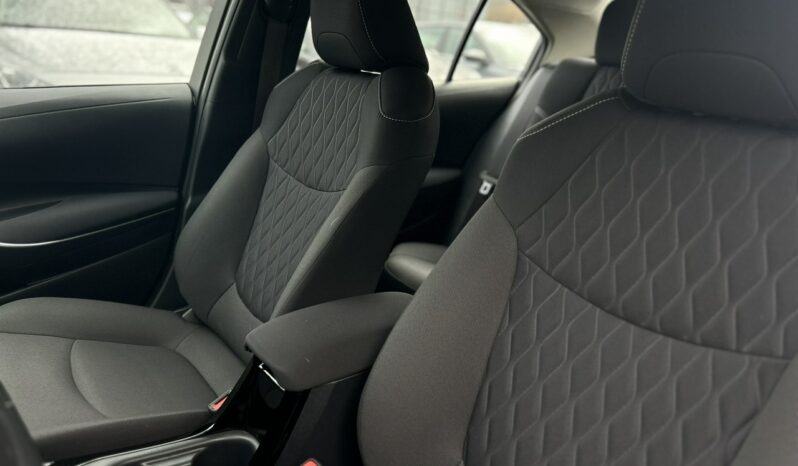 TOYOTA Corolla  | przedni | Manualna | 125 KM | bialy full