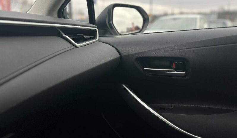 TOYOTA Corolla  | przedni | Manualna | 125 KM | bialy full