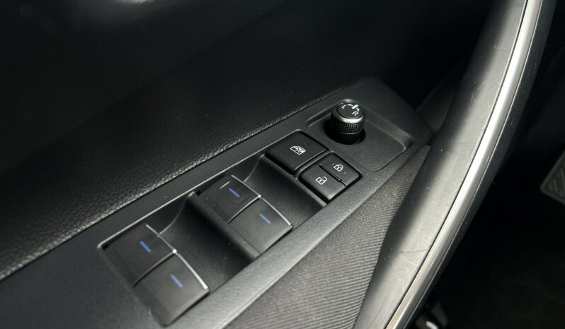 TOYOTA Corolla  | przedni | Manualna | 125 KM | bialy full