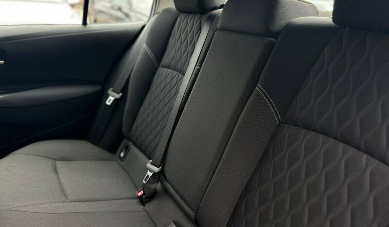 TOYOTA Corolla  | przedni | Manualna | 125 KM | bialy full