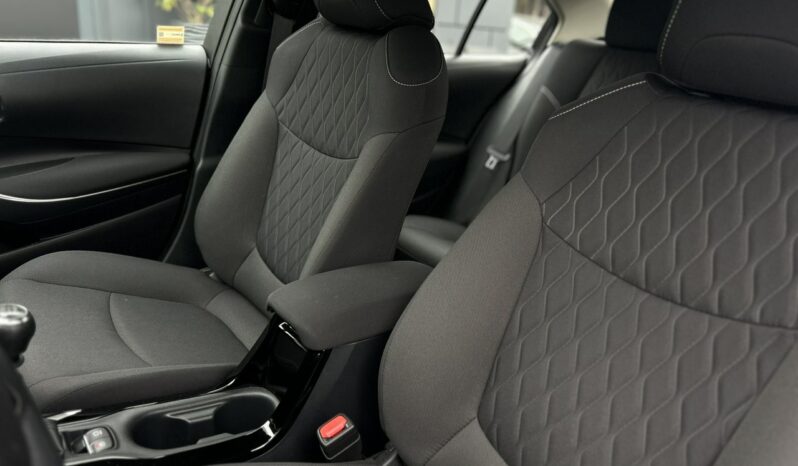 TOYOTA Corolla  | przedni | Manualna | 125 KM | bialy full