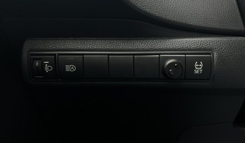 TOYOTA Corolla  | przedni | Manualna | 125 KM | bialy full