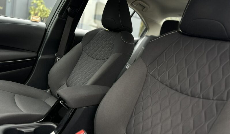 TOYOTA Corolla  | przedni | Automatyczna | 125 KM | Czarny full