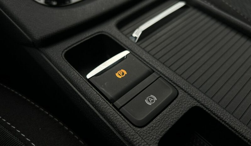 SKODA Octavia  | przedni | Manualna | 150 KM | bialy full